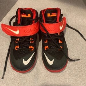 Nike shoes size 11c- good condition.